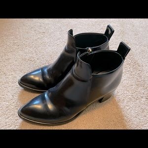 Louis Vuitton Black Booties Size 39